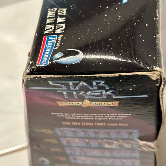 Star Trek Strike Force Borg Temple Playmates Action Figures New In Box - Picture 6 of 14